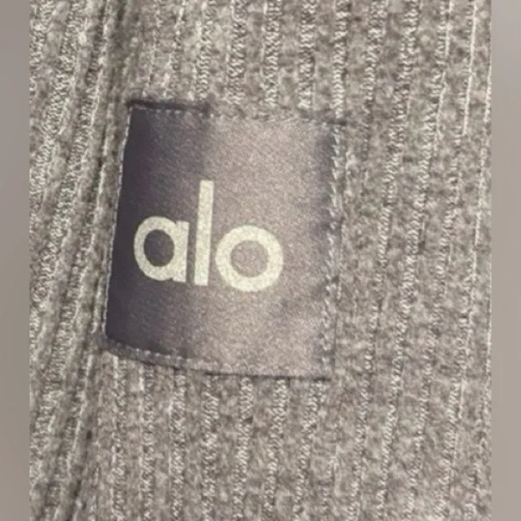 ALO Yoga Gray Ribbed Women's Sweater Small - Picture 1 of 4